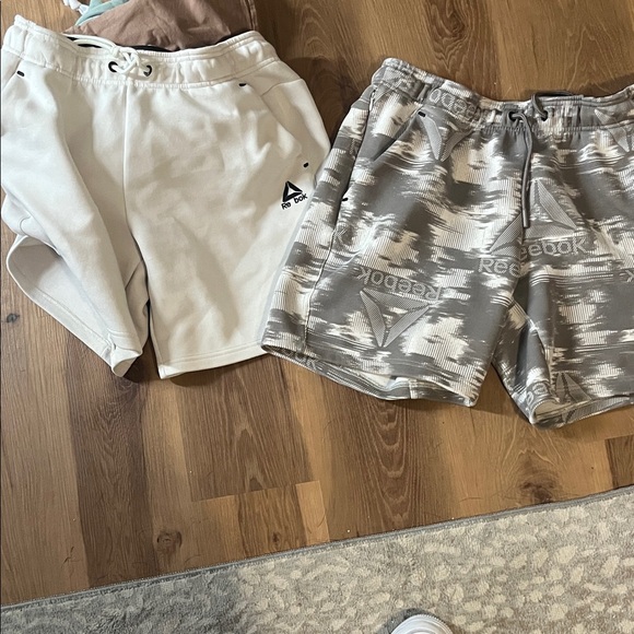 Reebok Men's Gray Patterned Athletic Shorts both pair size large - Picture 1 of 4